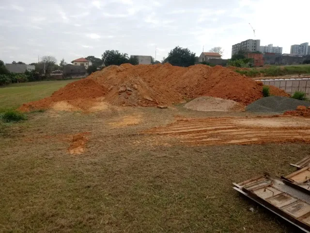 Doa-se 100m³ de terra para aterro/terraplanagem