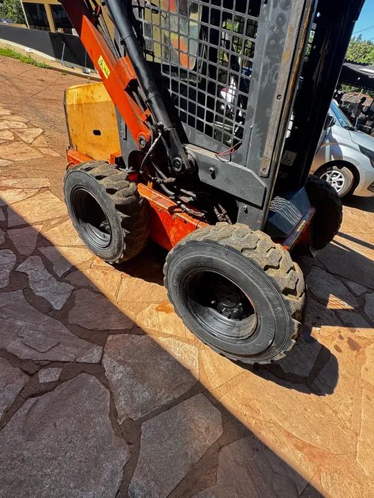 Bob cat minicarregadeira  - Foto 2