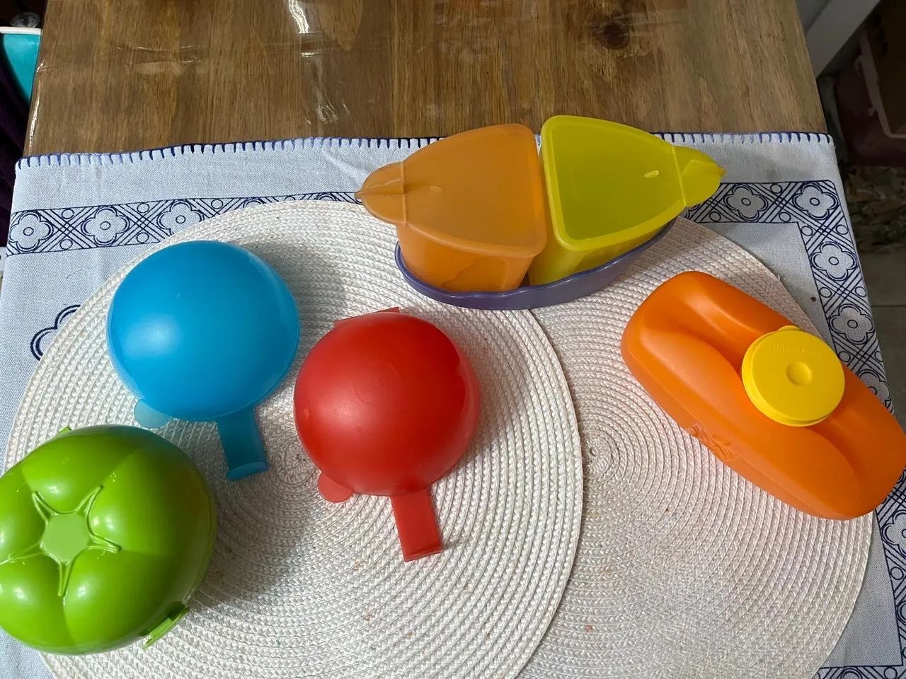 Tupperware porta metades , cachorro quente , açucareira , meleira , 5 peças  - Foto 3