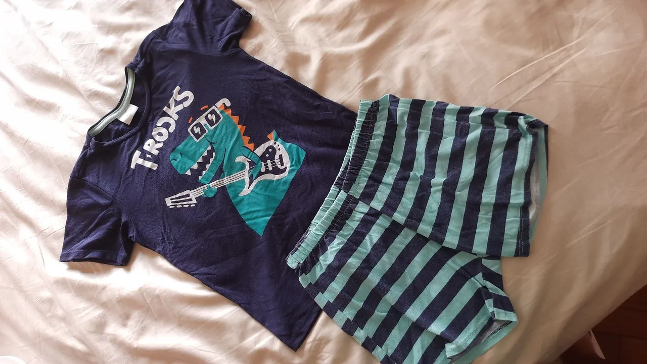 Pijamas Infantil Menino T-Rex Rock Star 6 anos