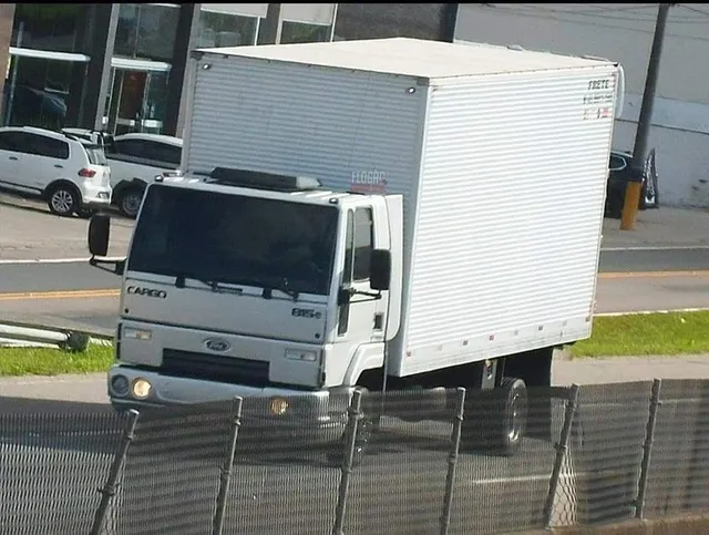Frete Caminhão Baú 6 mt