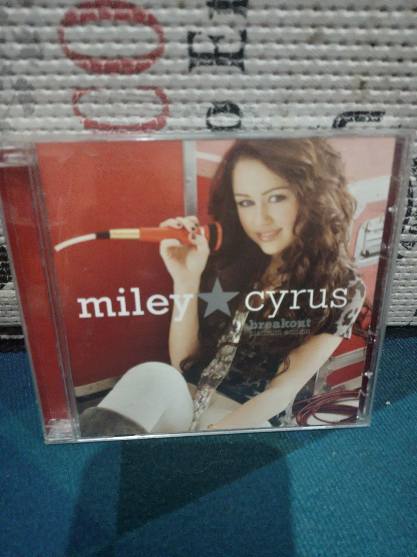 CD Miley Cyrus Breakout Platinum Edition - Foto 2
