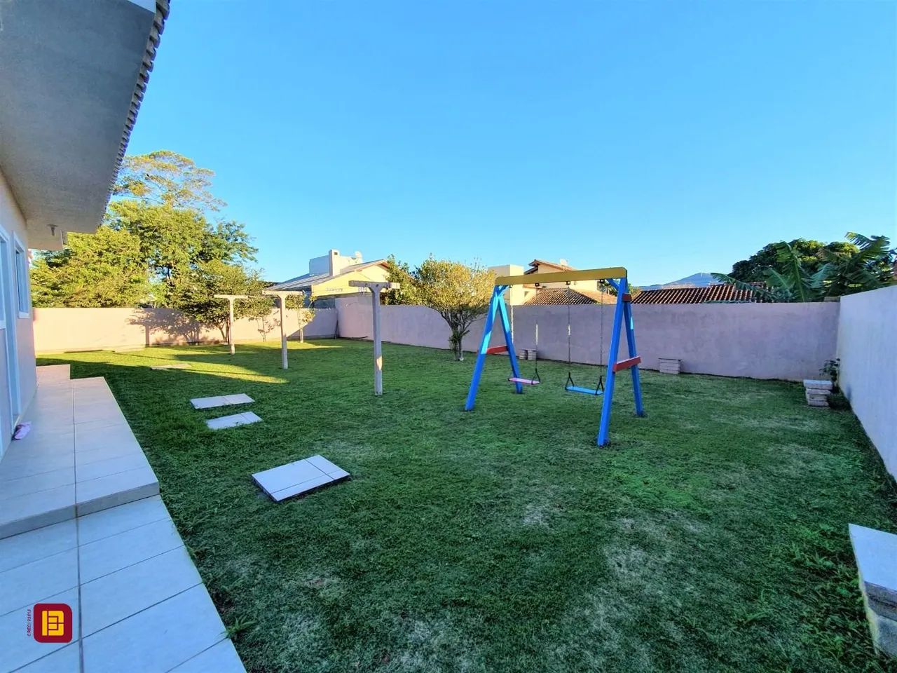 Terreno com 474 m² e área construída com 140,80 m².Casa muito bem projetada, com peças amp - Foto 5