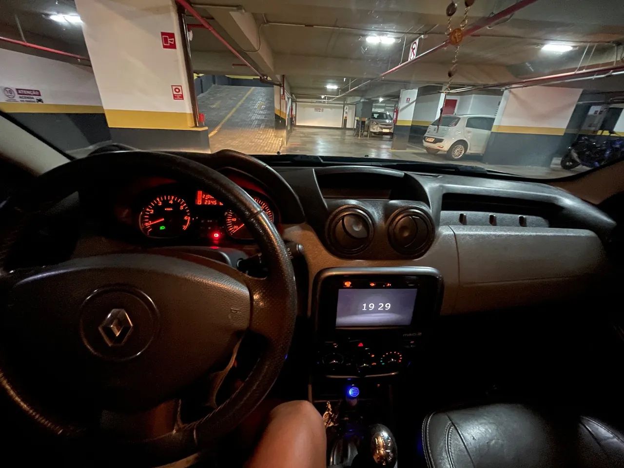 Duster preta modelo 2014  - Foto 4