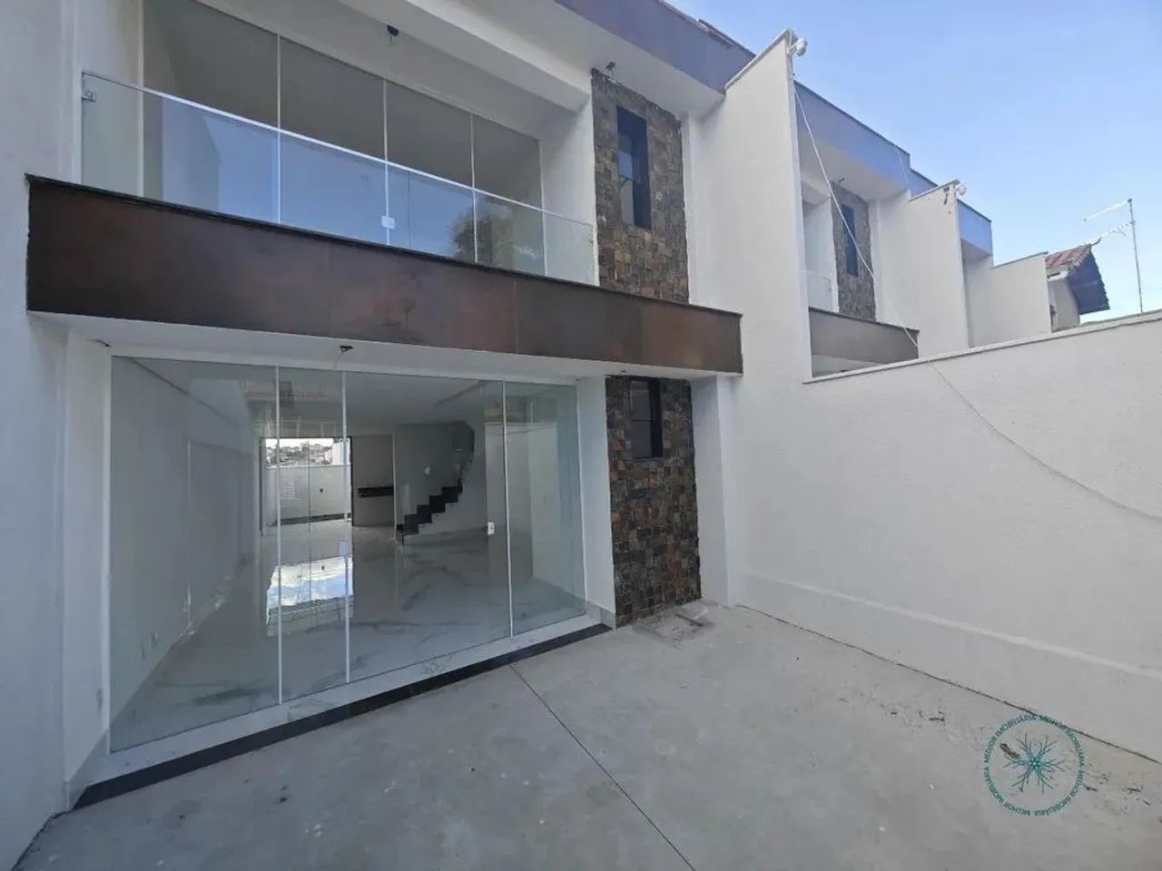 Casa Geminada à Venda em Santa Mônica, Belo Horizonte - MG