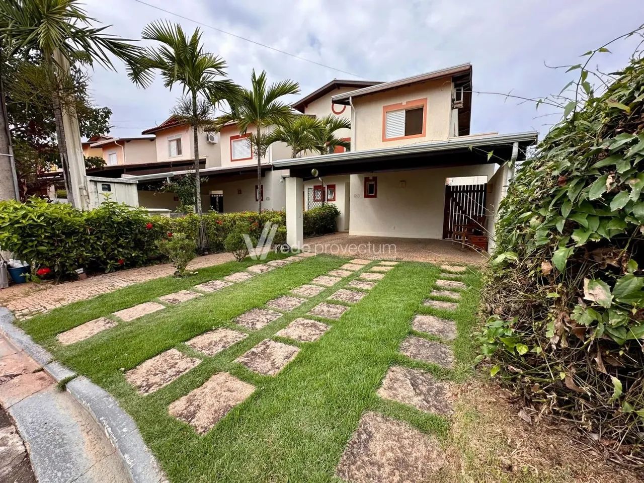 Casa à Venda no Condomínio Vila Inglesa no Parque Rural Fazenda Santa Cândida em Campinas/