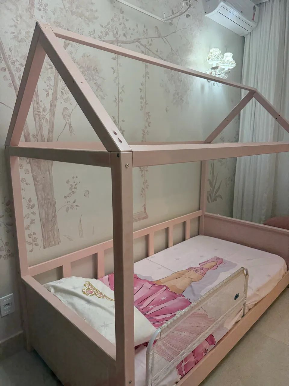 Cama madeira laqueada rosa Montessoriana casinha menina  - Foto 2