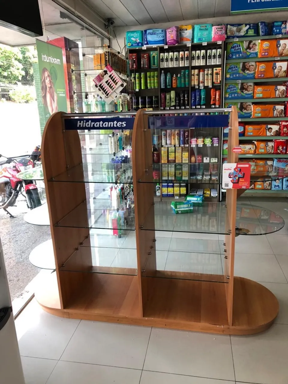 Expositor de produtos para farmácia