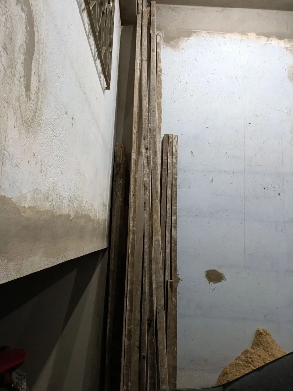 Viga de madeira e caibro para construção. - Foto 5