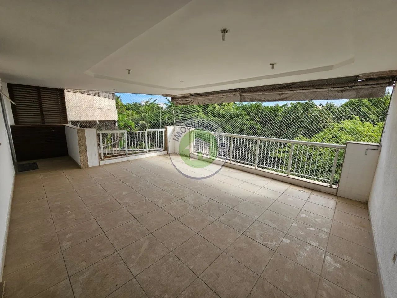 APARTAMENTO 3 QUARTOS 1 SUÍTE 3 VAGAS DE GARAGEM