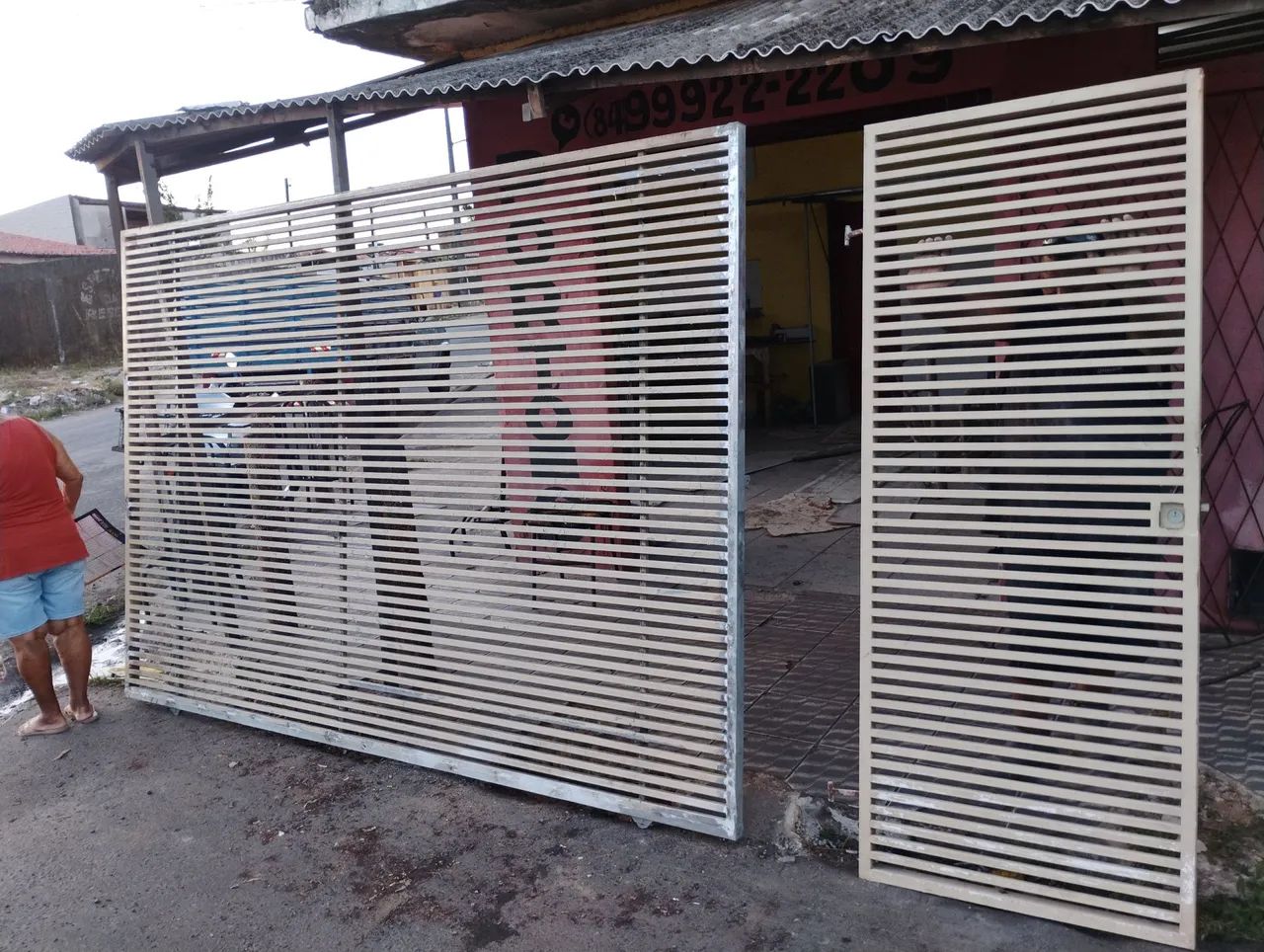 Sliding gate with separate pedestrian gate64717310941698120