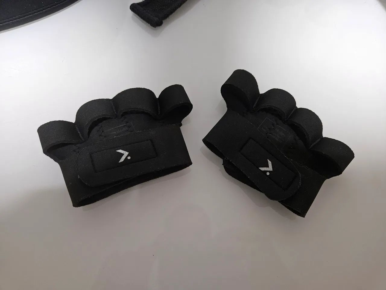 Kit Academia: Cinto, Luvas e Pesos de Punho - Foto 3