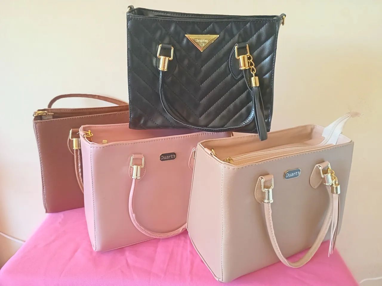 Bolsas novas, tamanho médio 