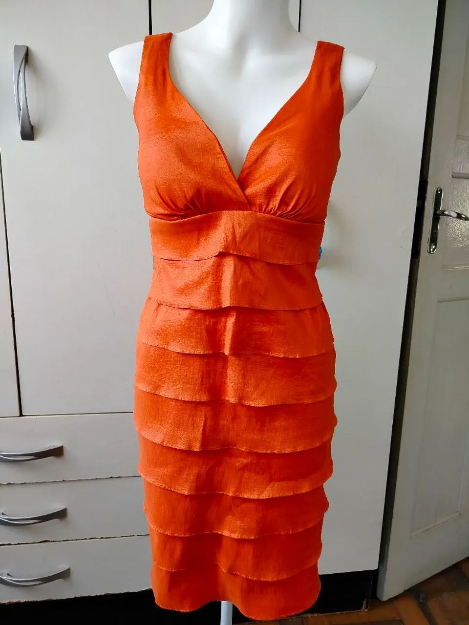 Vestido Forrado e de poliéster 