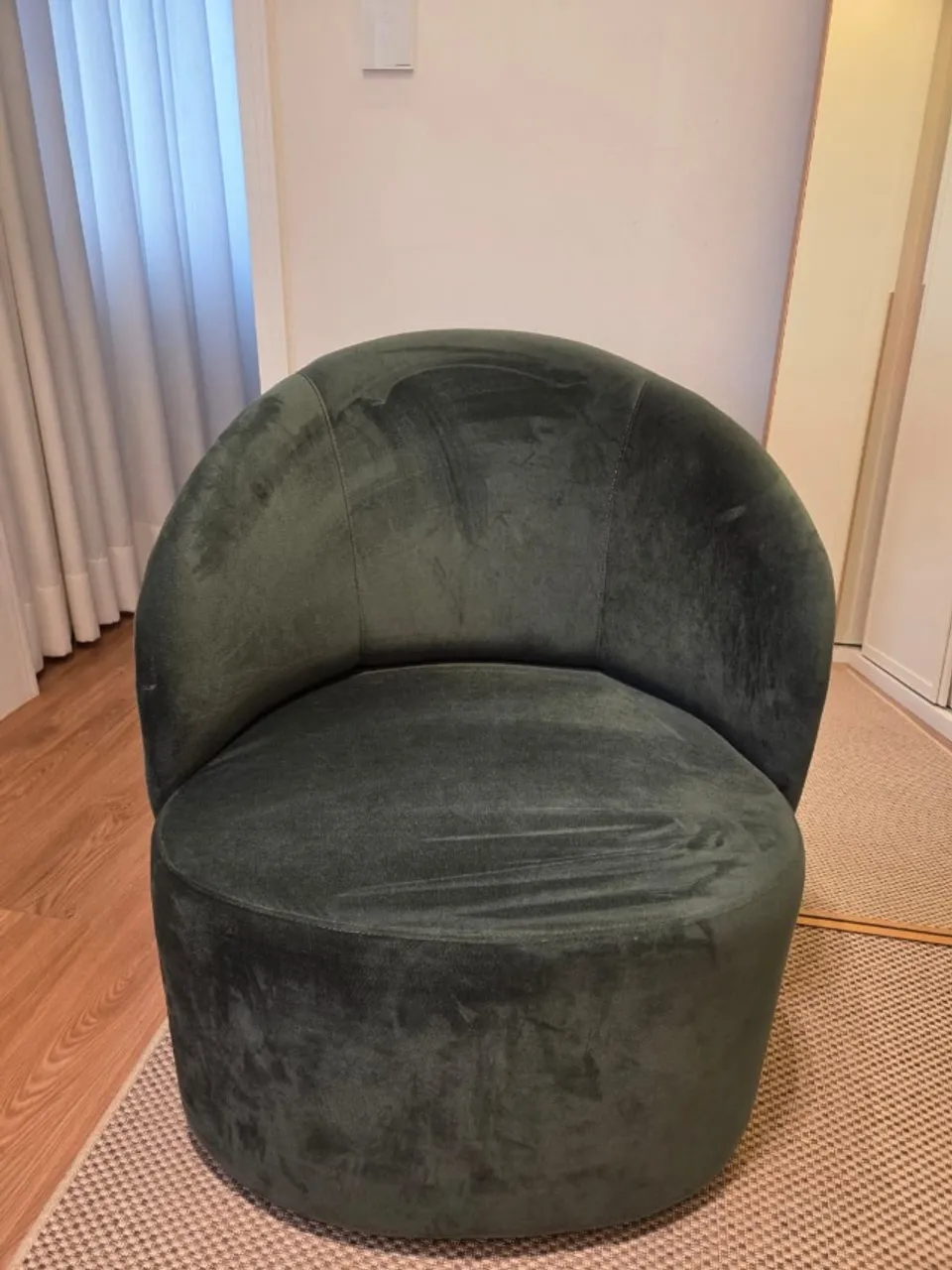 Poltrona verde organica, sem marcas de uso