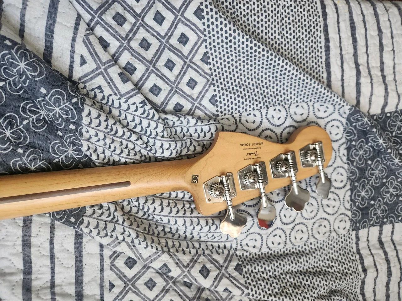 squier jazz bass vintage modified