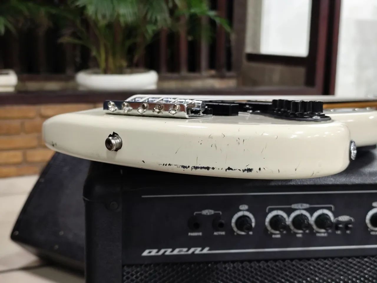 Baixo Tagima TJB 5 | Captação cerâmica e circuito RB custom - Foto 3