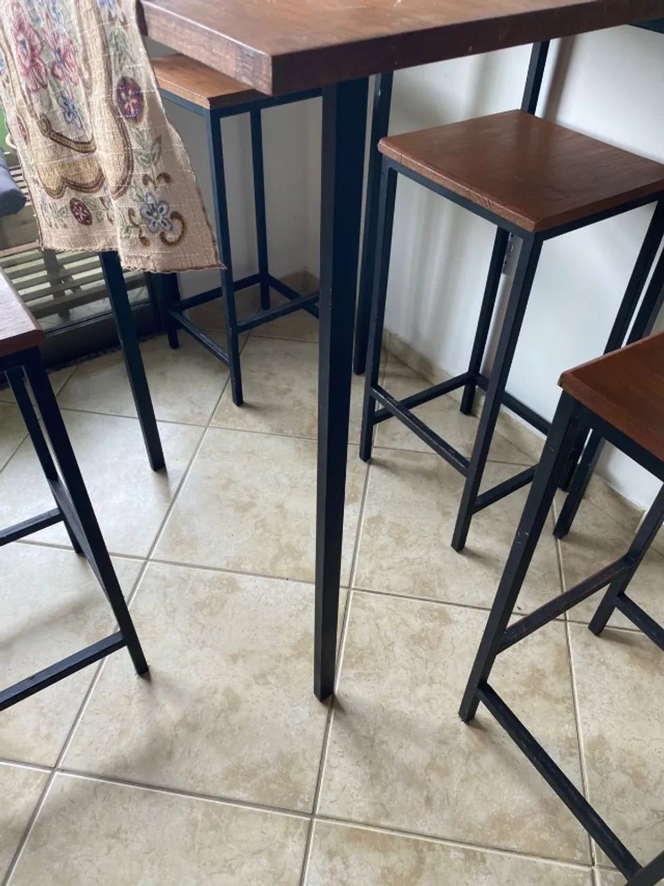 Mesa bistrô com 4 banquetas - Foto 5