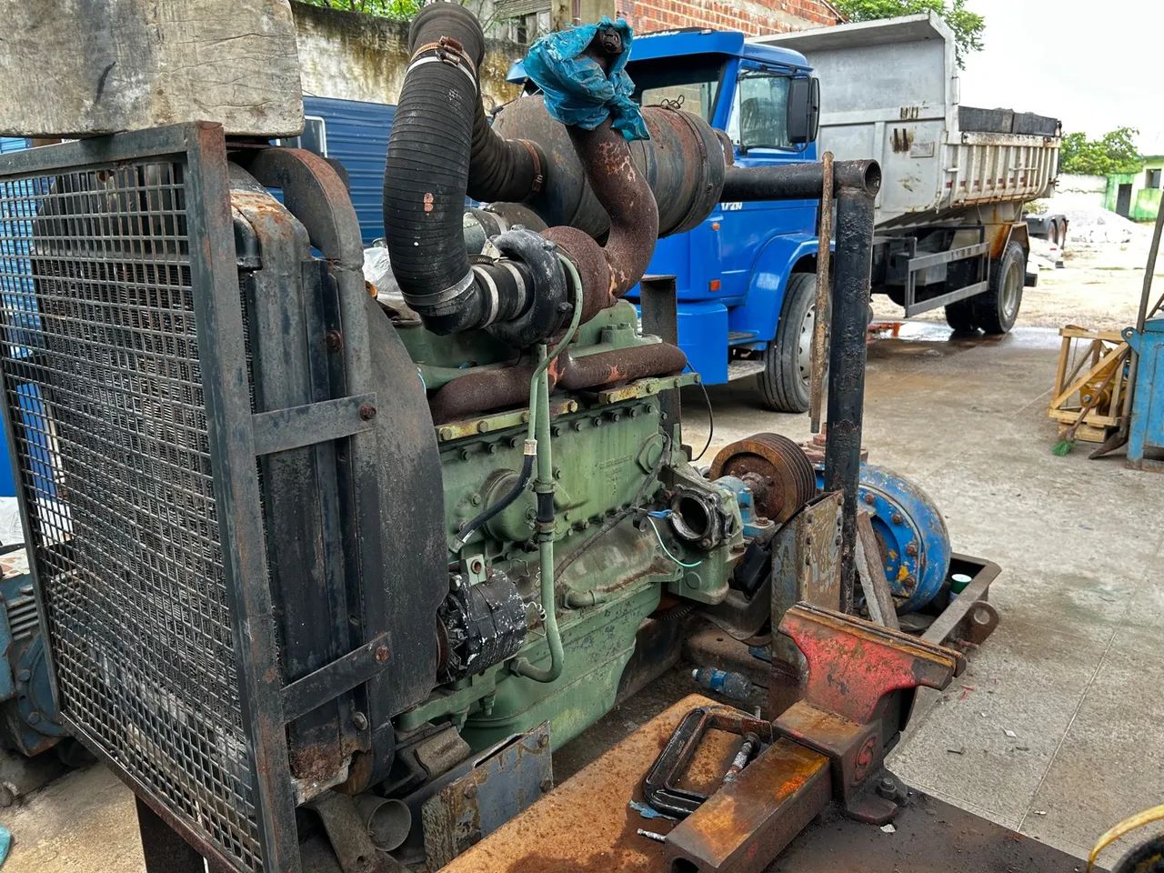 Bomba acoplada com motor 6 silidro