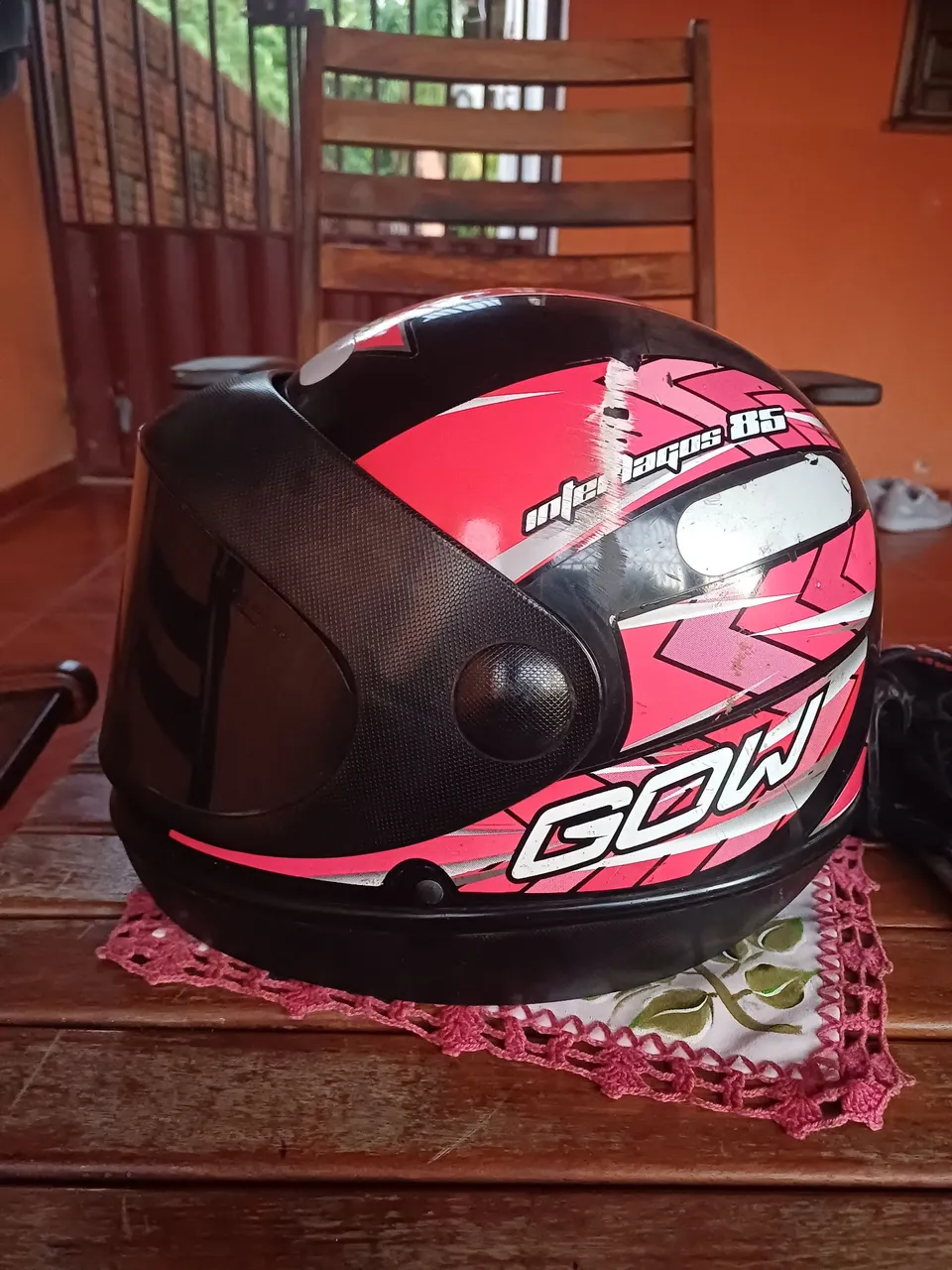 Capacete GOW Interlagos 85 - Rosa e Preto