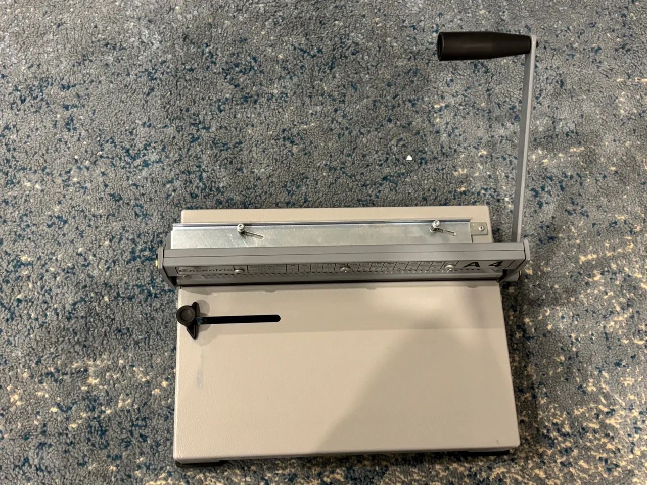 Encadernadora de Folhas A4 - Excentrix