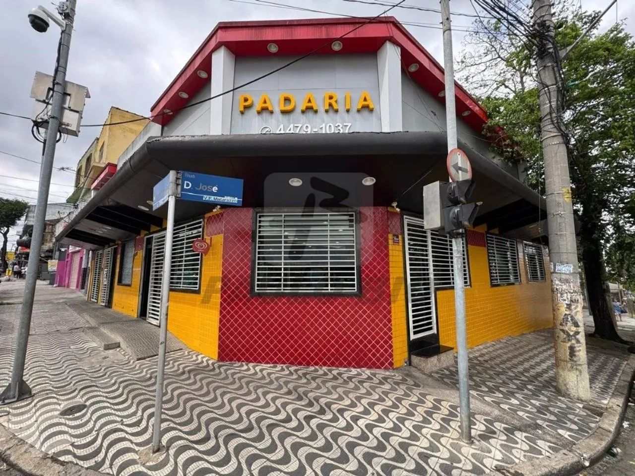 Prédio comercial com renda à venda na Vila Alto de Santo André em Santo André/SP