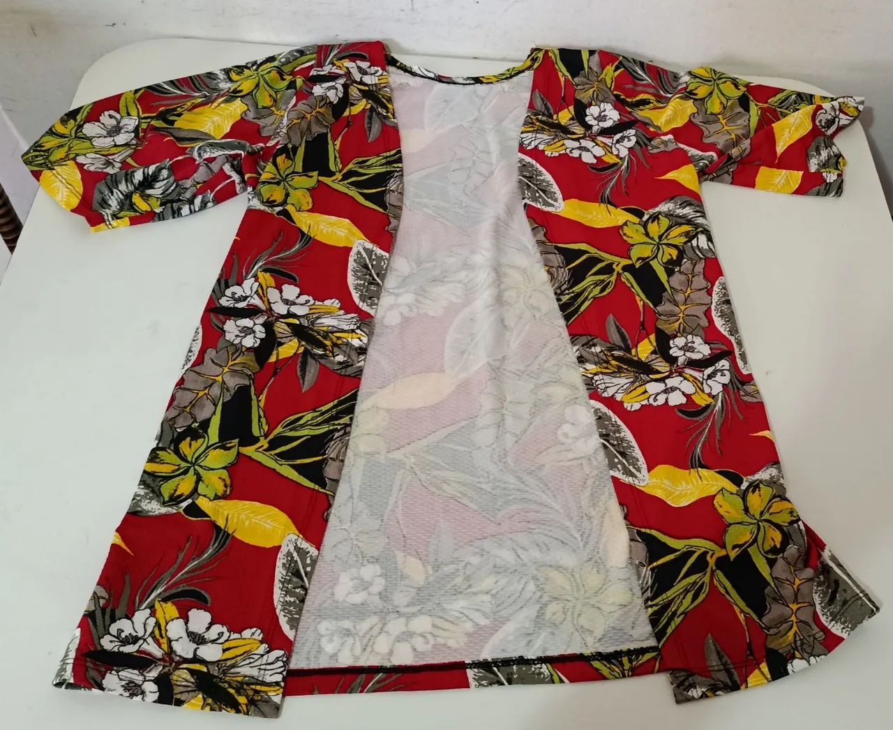 Vendo cardigã e cropped novos - Foto 2