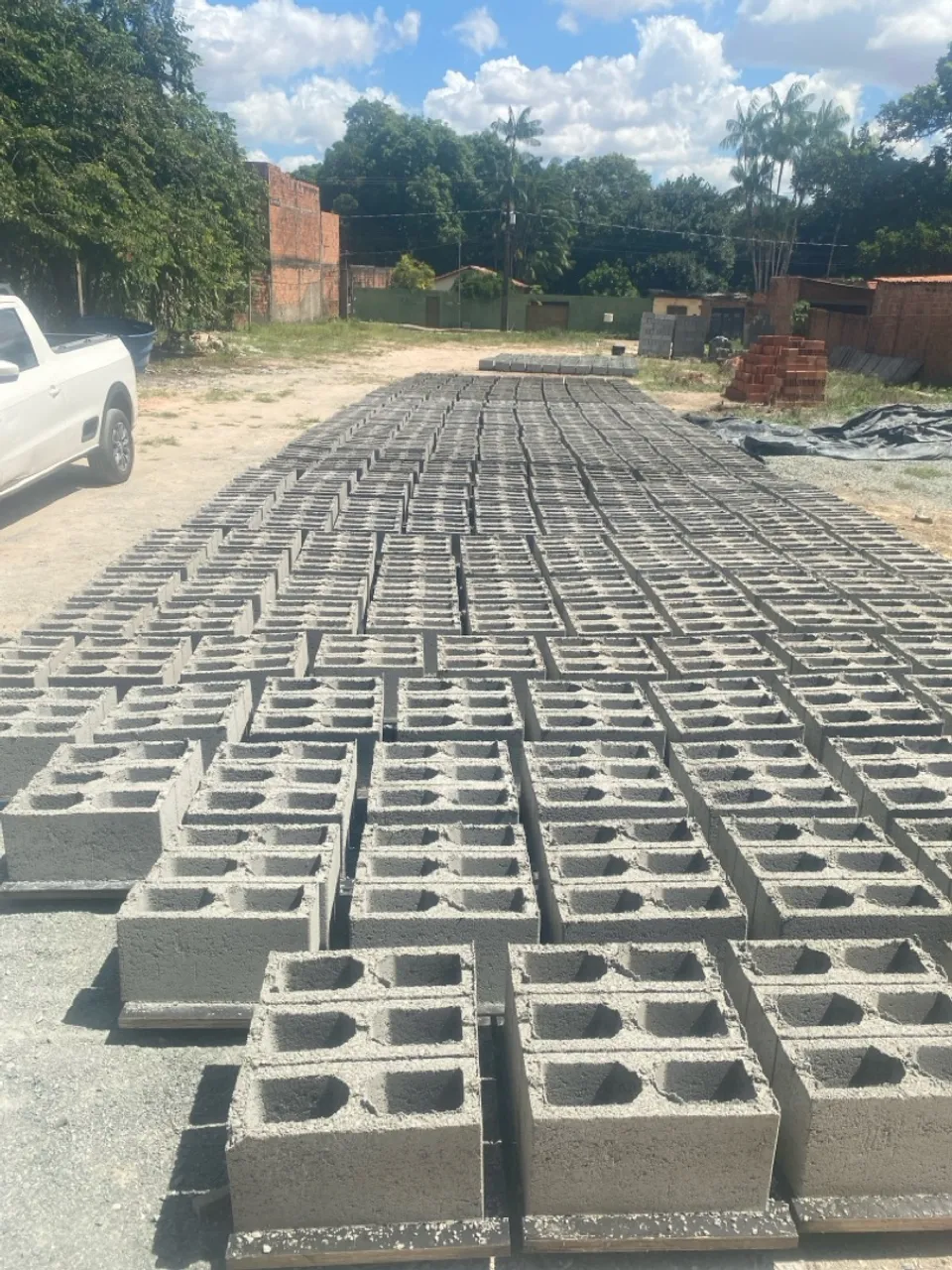 Bloco estrutural de concreto e canaleta de concreto