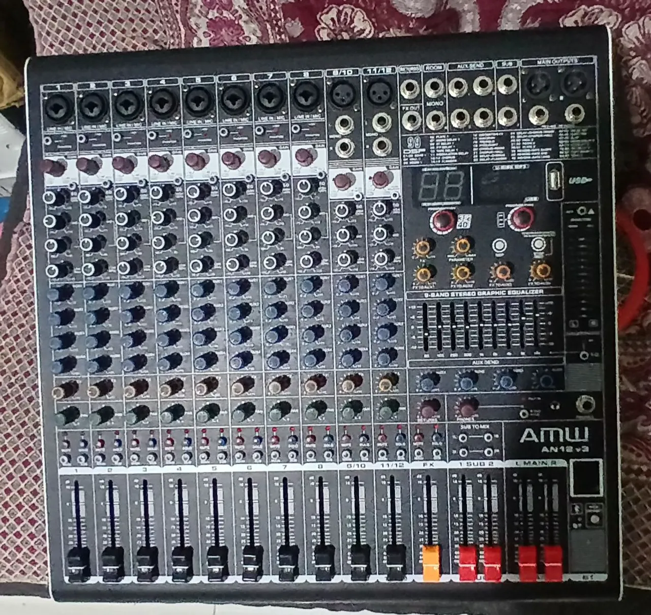 Mesa de Som 12 Canais AMW AN12 v3