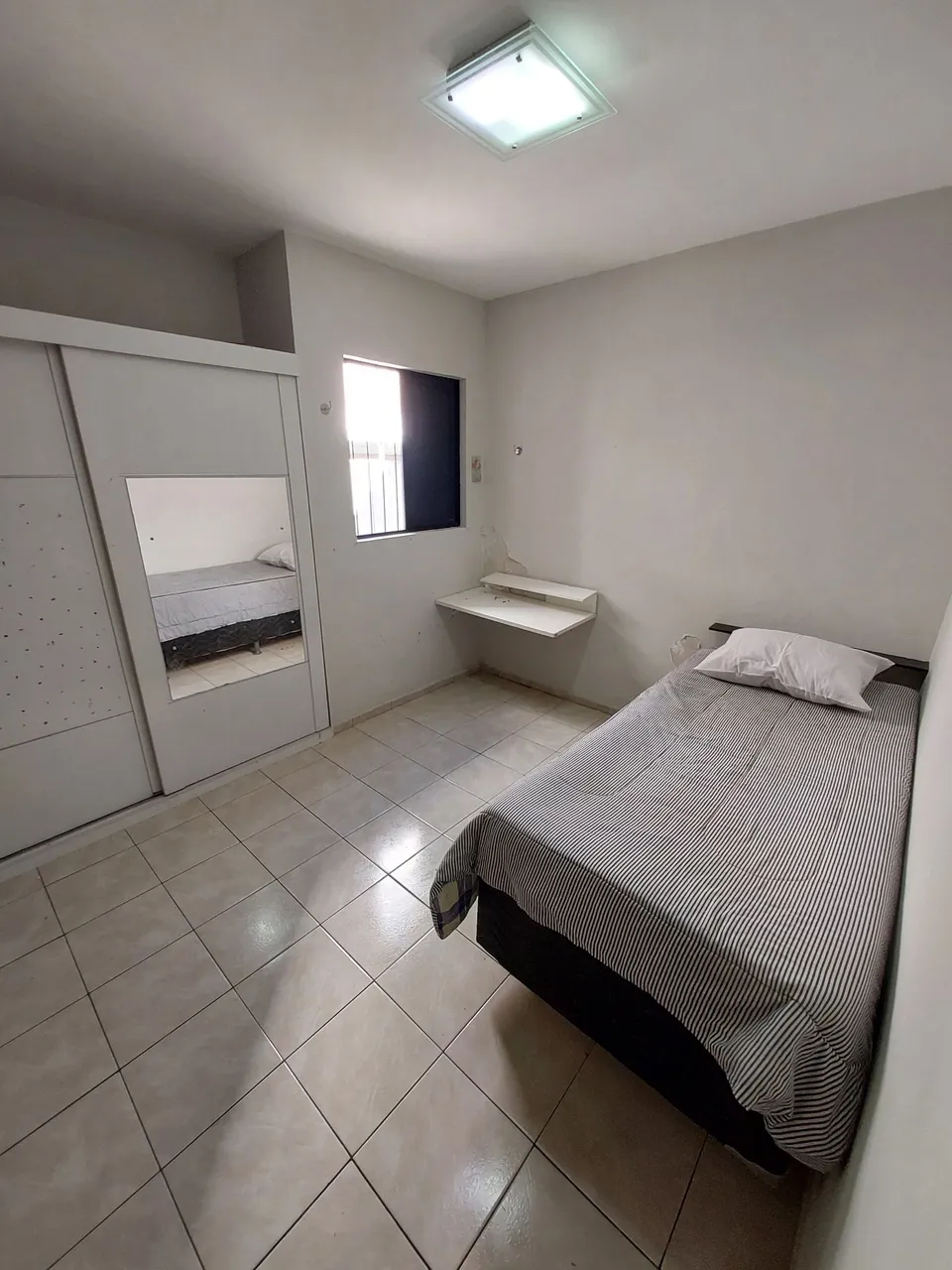 Aluguel de quarto, mobiliado, bancarios, contas inclusas no aluguel