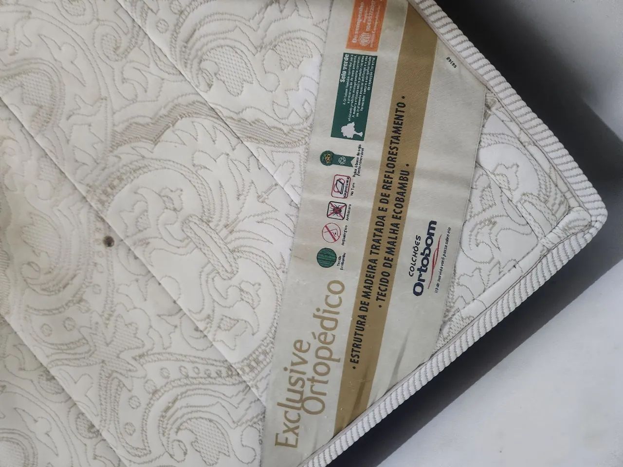 Colchão ortobom ortopédico + base em madeira - Foto 3
