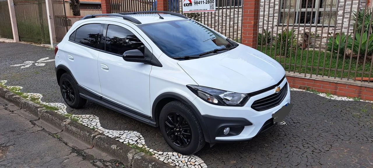 Onix acitv baixo Km - Foto 2