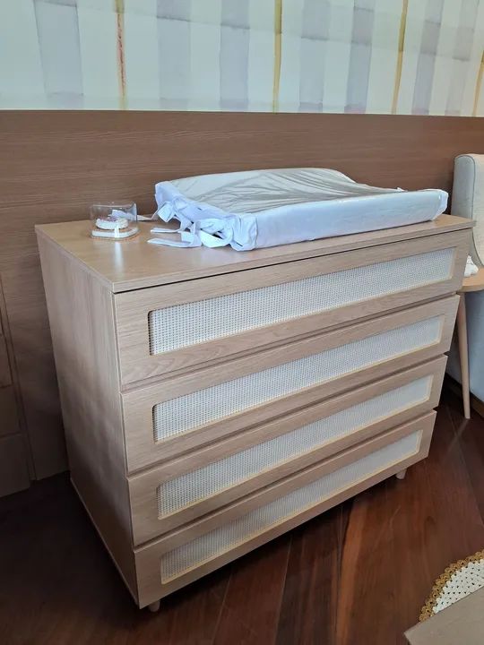 Conjunto de quarto infantil completo - Berço, cômoda e poltrona - Foto 4