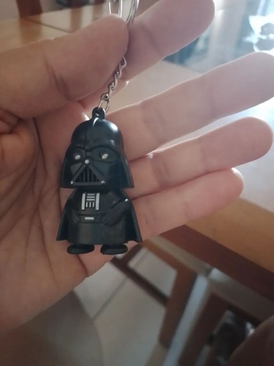 Chaveiro Darth Vader do Star Wars com luz e som - Foto 2