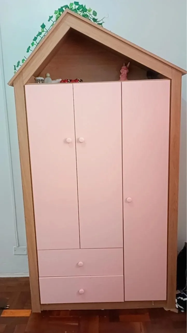 Guarda roupa e cômoda infantil