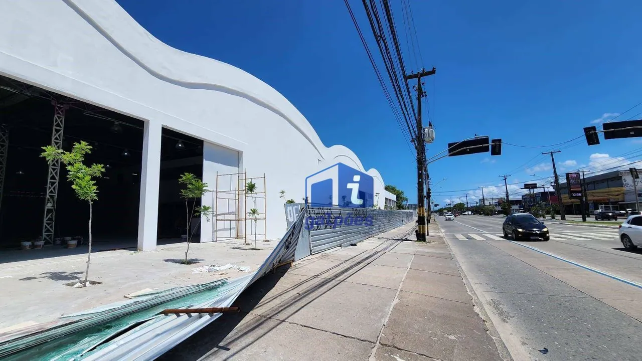Galpão tipo loja com 3.346 m² ás margens da Av. Mascarenhas de Morais em Recife - PE