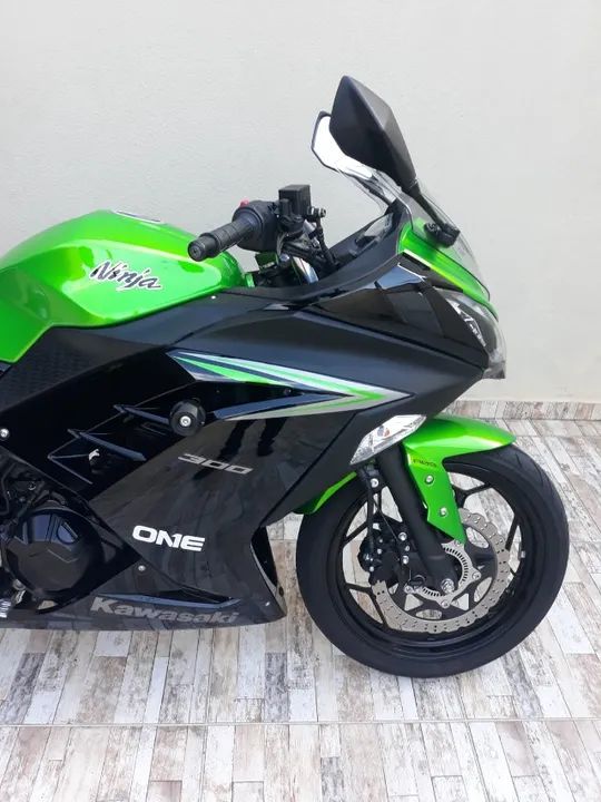 KAWAZAKI/ NINJA 300 -2023 - Foto 2
