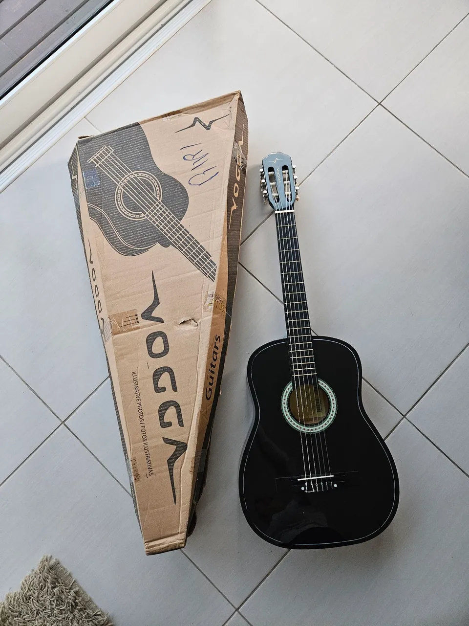 Violão Clássico Vogga Preto semi novo, na Caixa