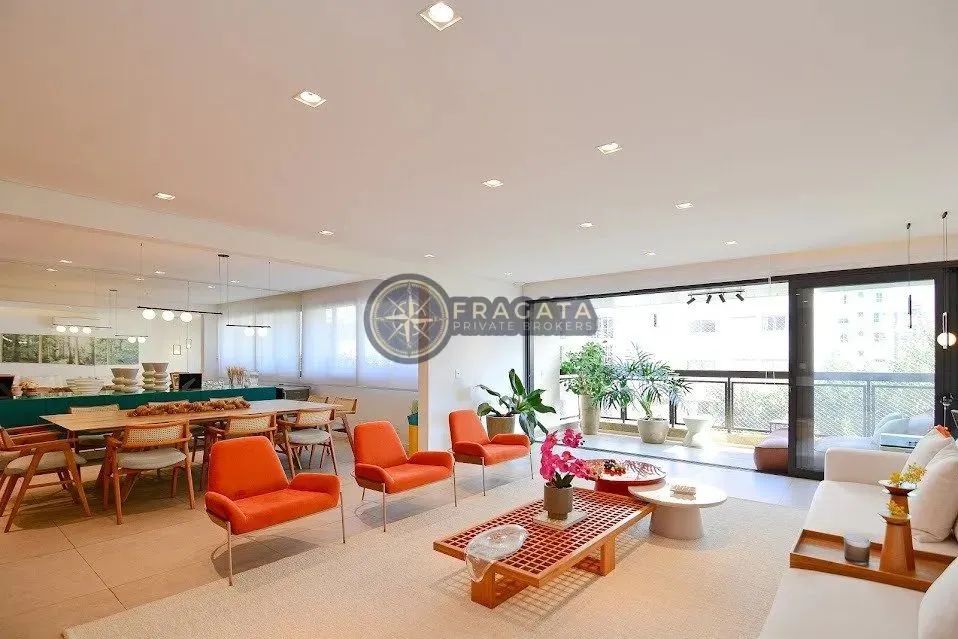 Apartamento á venda com 265m², 4 dormitórios e 3 vagas Pinheiros- SP