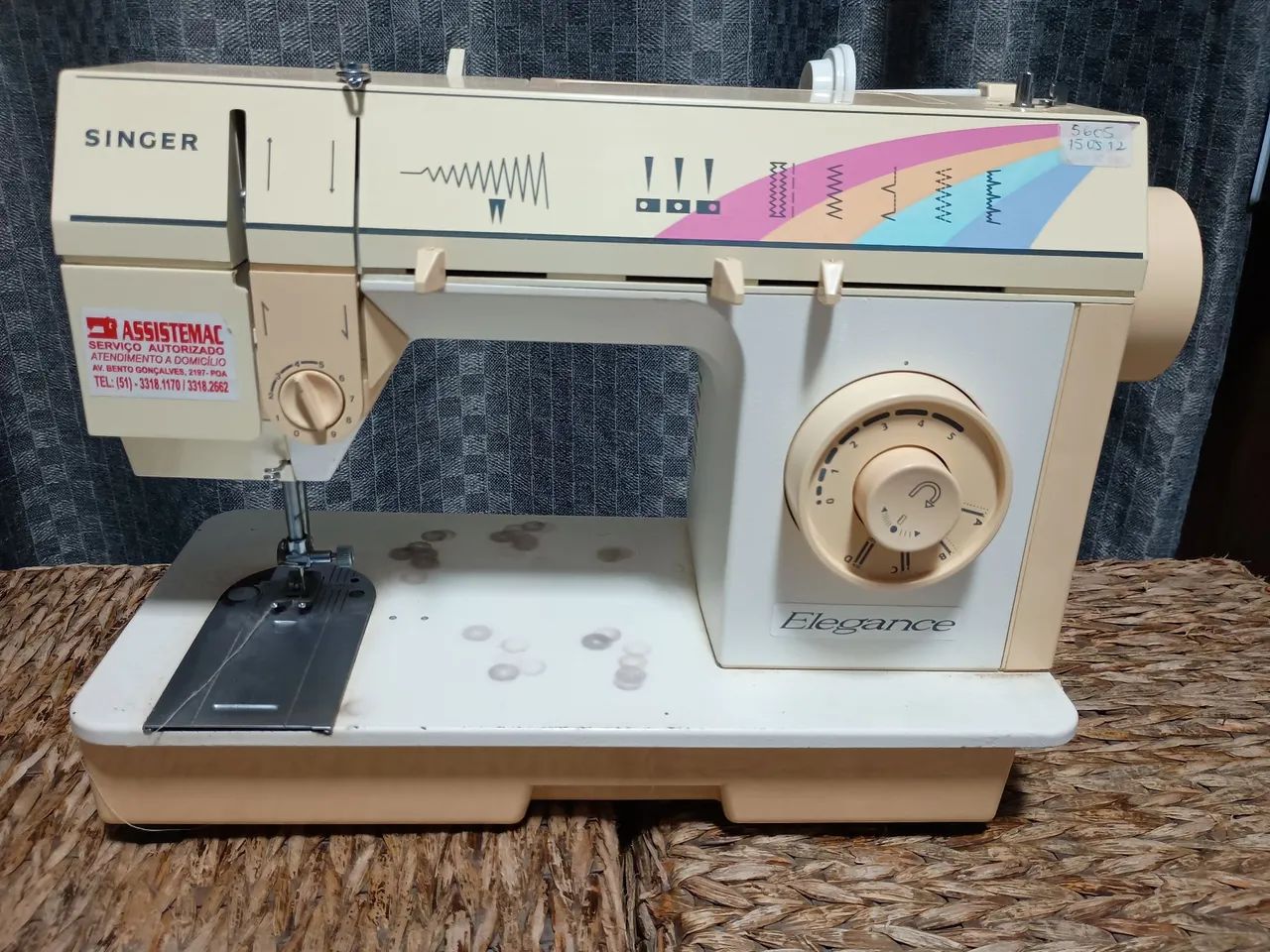 Máquina de Costura Singer - Funcionando Perfeitamente - Foto 5