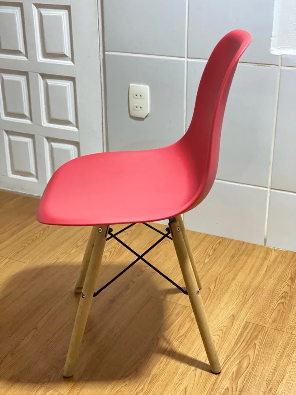 Cadeira Vermelha - Foto 2