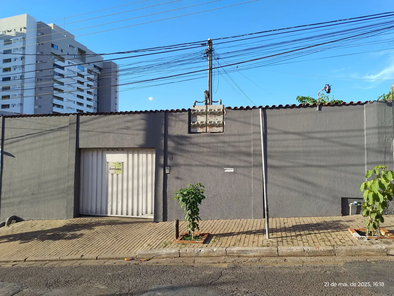 Aluga kitnet bairro Dom Aquino, atrás do Comper dá Prainha.
