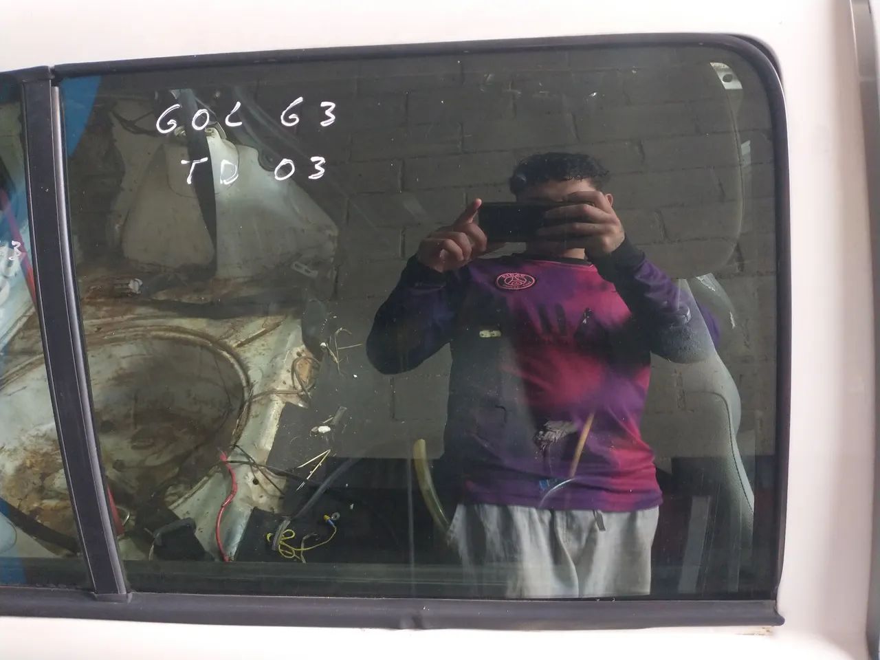 Vidro traseiro direito VW gol G3 4p - Foto 4