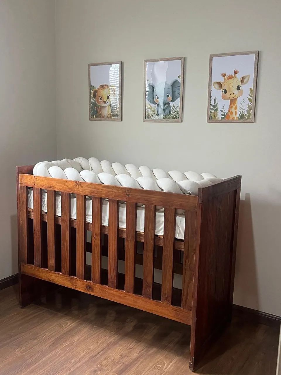 Berço material excelente 