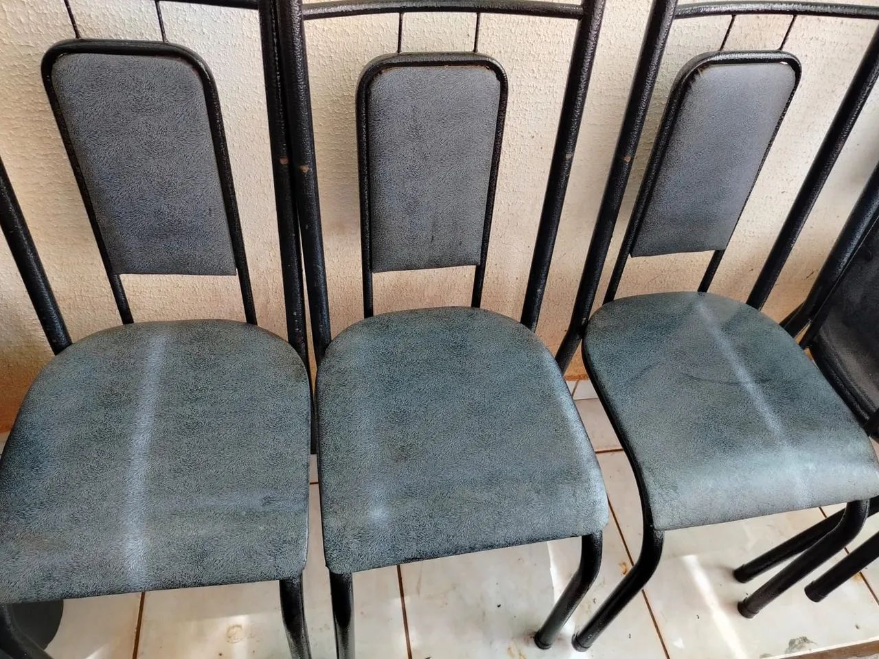 Vendo 6 cadeiras por R$250,00 - Foto 3