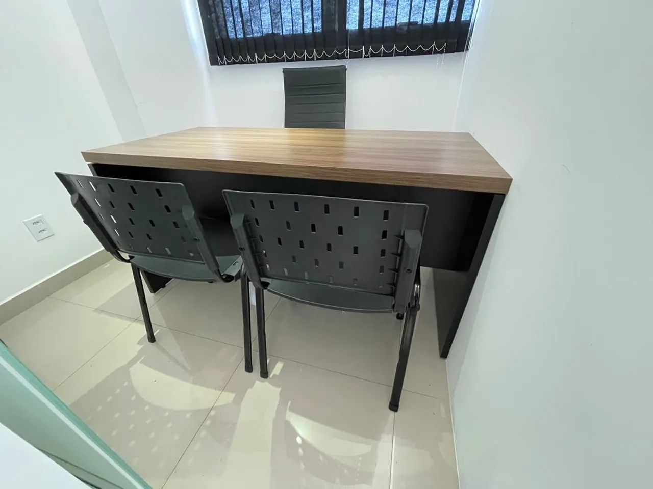 COMBO Mesa de Escritório 1.50x0.70 com Cadeiras - LOJA IKONMIXOFFICE  - Foto 2