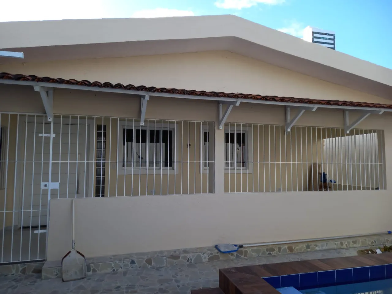 Casa para aluguel com 142 metros quadrados com 3 quartos em Candeias - Jaboatão dos Guarar