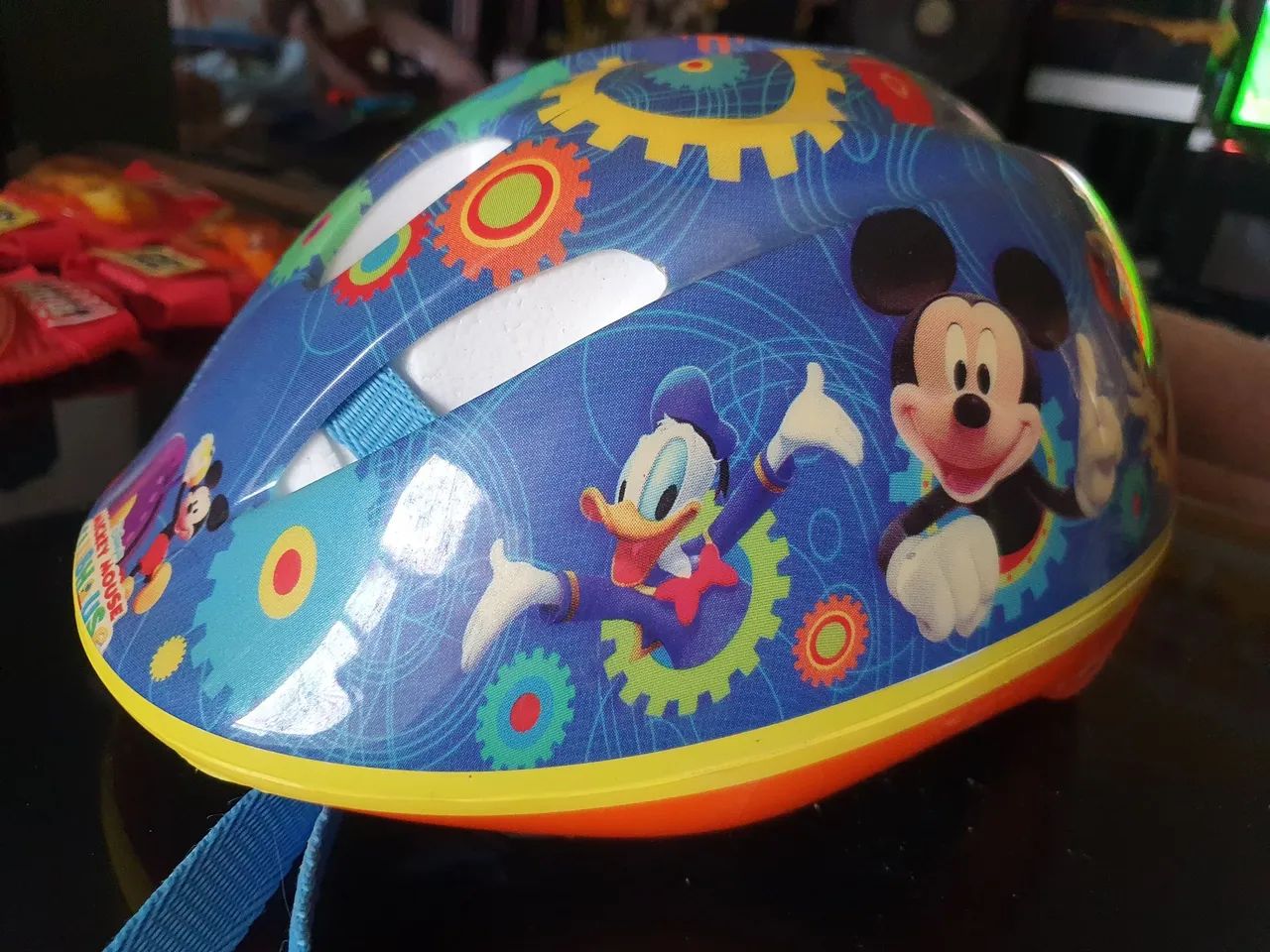 Skate infantil do Mickey com capacete e itens de seguranca - Foto 5