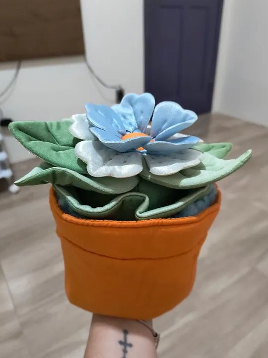 Boneca de pano Menina Flor com caixa - Foto 4