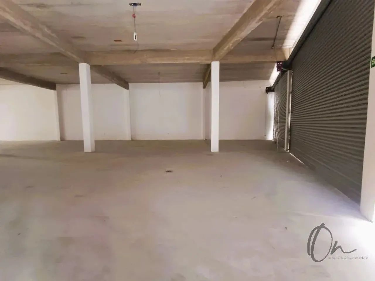 Galpão Comercial de Alto Padrão na Granja Viana: 3 banheiros, 10 vagas de garagem e 750m²  - Foto 6